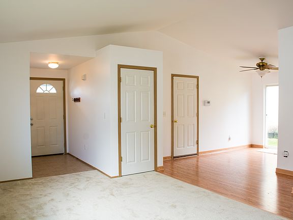 3rd image of 4345 151st St NE