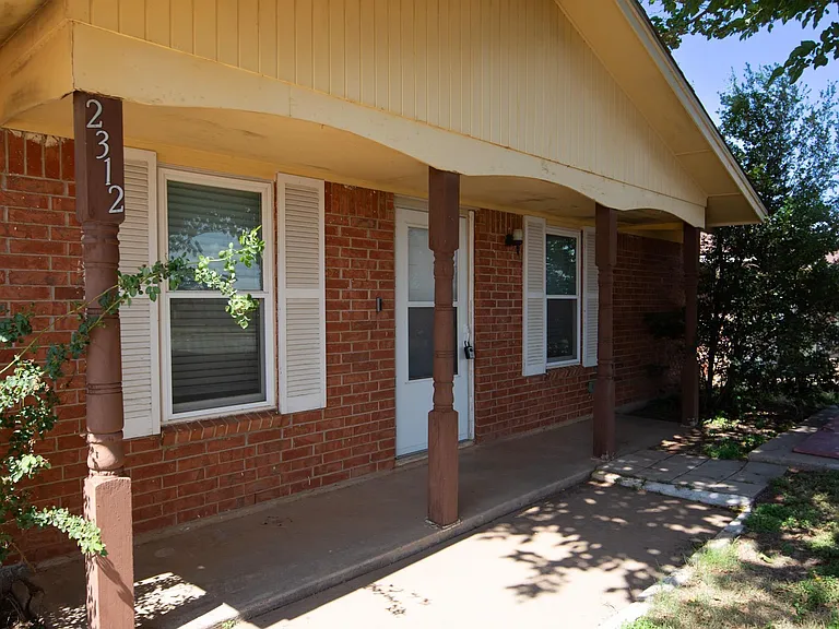 2312 Reilly Rd — Photo 3