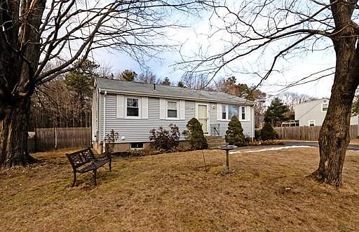 1st image of 13 Munroe Dr