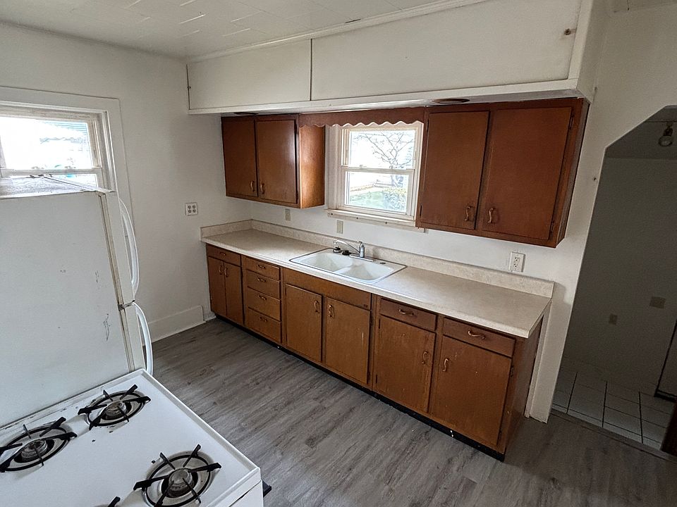 1st image of 3826 N Vincent Ave