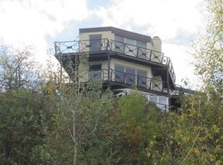 608 1/2 W 4th St, Duluth, MN 55806