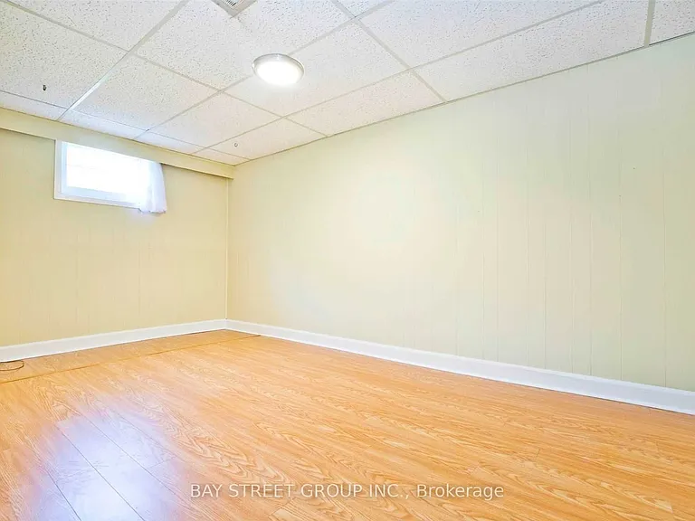 40 Greylawn Cres — Photo 9