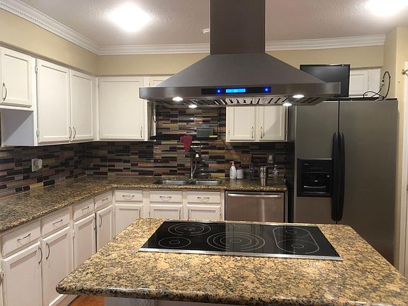 4th image of 11115 Somerford Dr