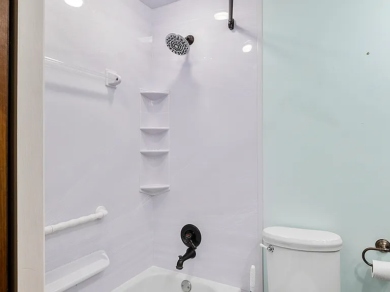 1140 Sunnyslope Dr — Photo 9