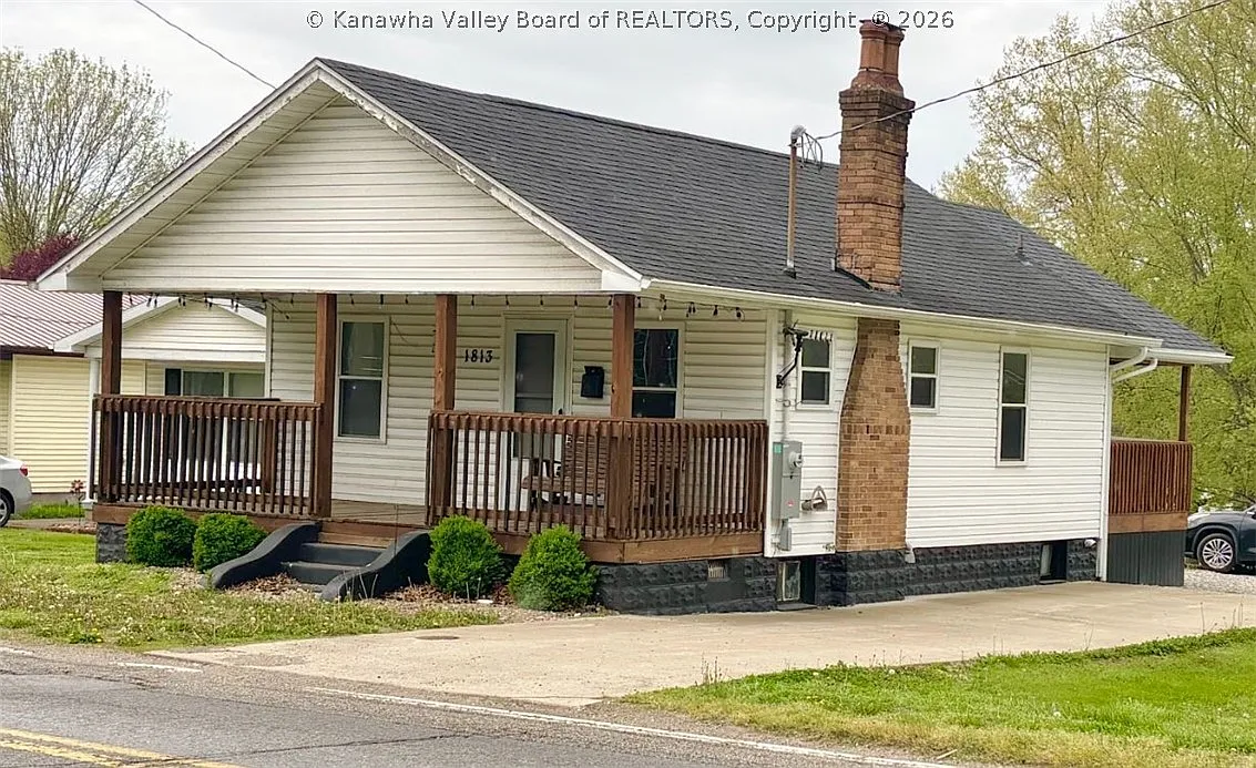 1813 Jefferson Blvd photo 1