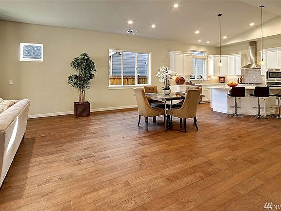 5th image of 721 Bailey Ave