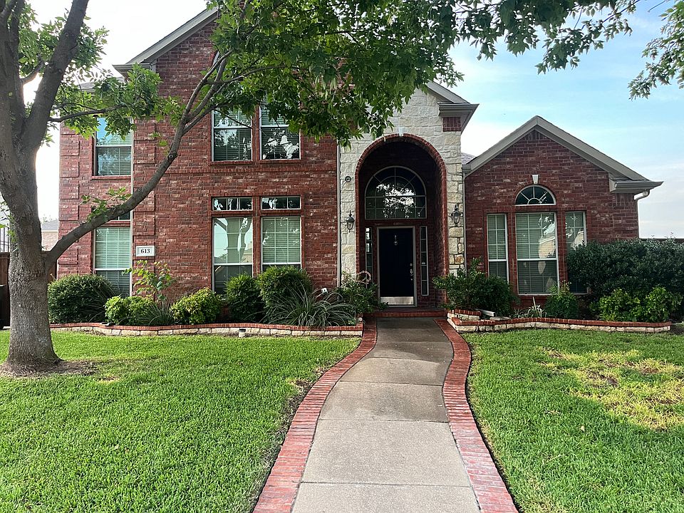 1st image of 613 Memorial Hill Way
