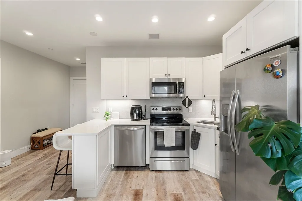 Building Photo - 1457 Tremont St #201
