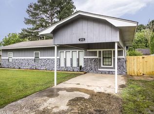 213 Spring St, Ward, AR 72176
