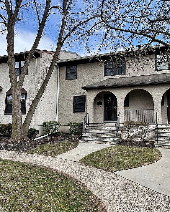 1st image of 83 Somerset Dr