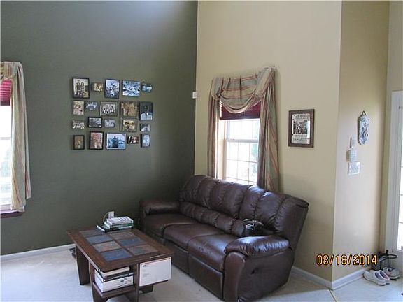 3rd image of 21 Forsythia Ln