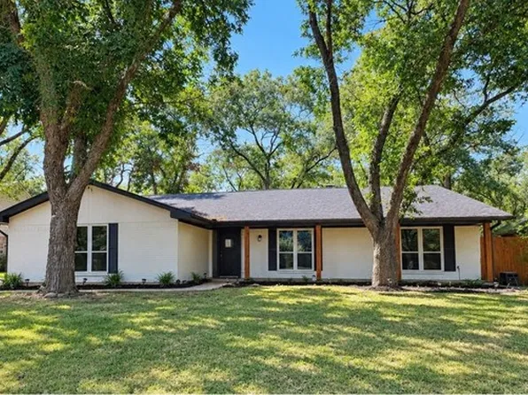 8513 Ravenswood Rd, Granbury, TX 76049