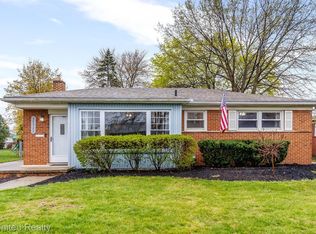 35325 Elmira St, Livonia, MI 48150