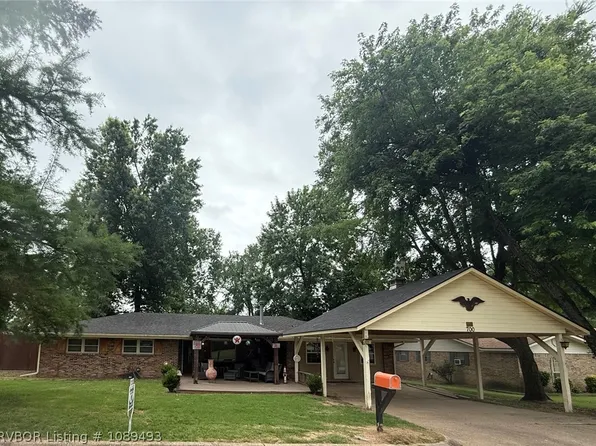 700 E Mayo Dr, Sallisaw, OK 74955