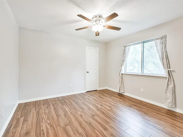 10327 Brickyard Ct — Photo 20