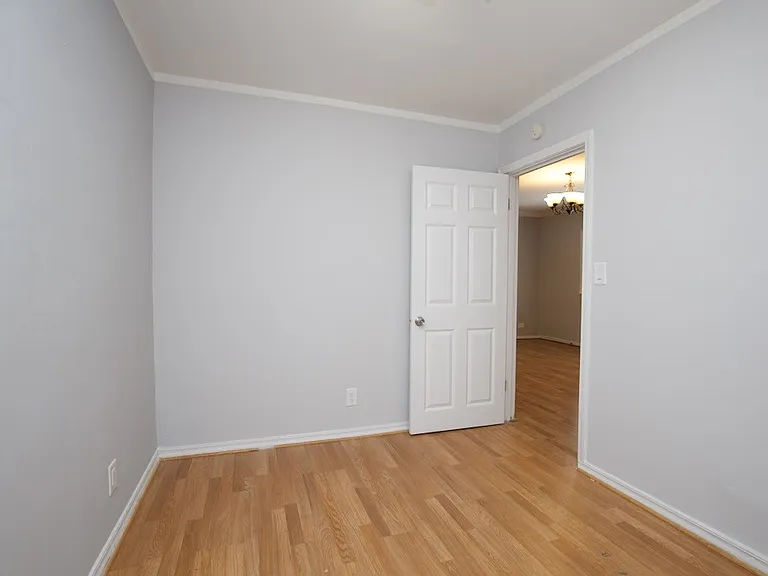 2609 W Thomas St #R2 — Photo 20