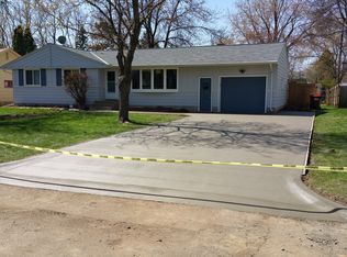 1759 Ide St N, Maplewood, MN 55109