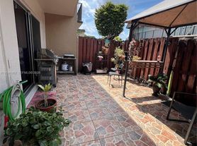 870 SW 129th Pl, Miami, FL