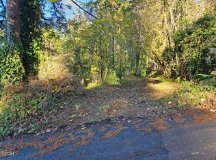 120 NW 6th St, Toledo, OR 97391