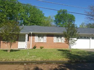 723 Lee Ave, Yazoo City, MS 39194
