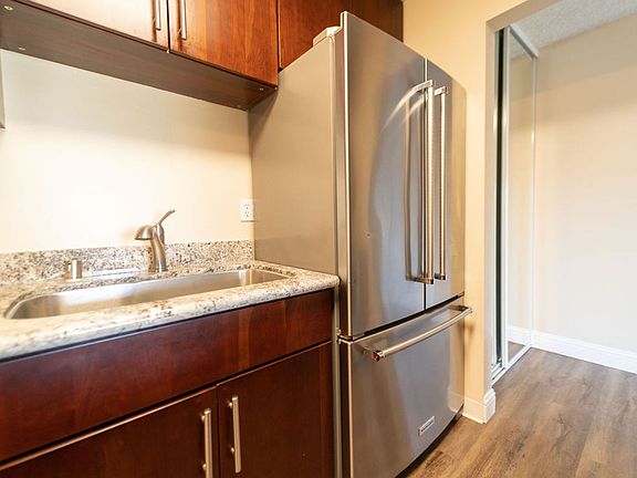 4th image of 365 Euclid Ave APT 302