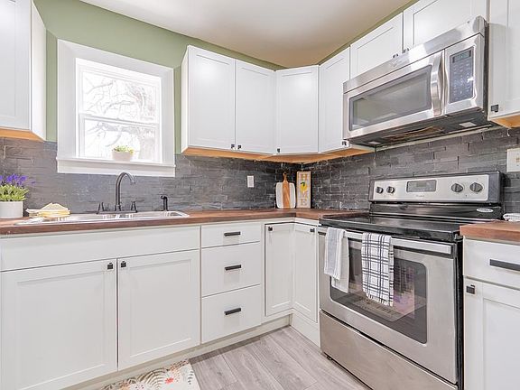 2nd image of 107 Leonard Ln