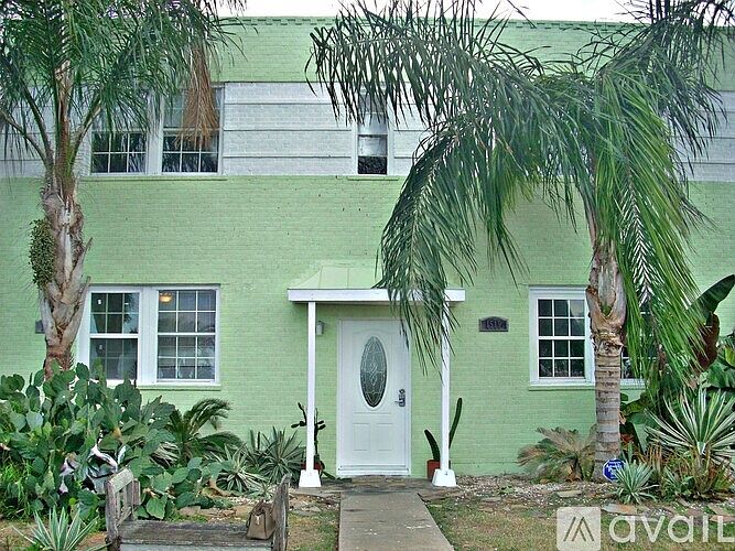 1st image of 1519 Ocean Dr #8
