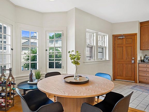 4th image of 3127 N Marietta AVENUE #5