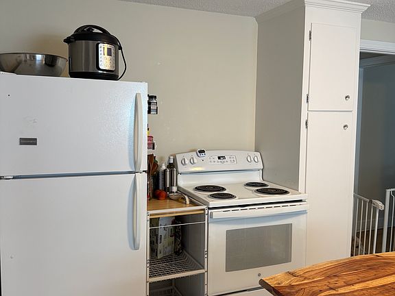 5th image of 65 Ardmore Rd #2