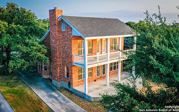 4th image of 2315 Lakeview Dr