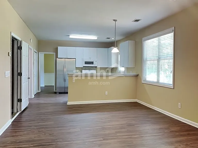 1852 Clear Springs Ln — Photo 5