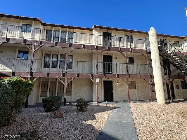 2080 Karen Ave #3 — Photo 2