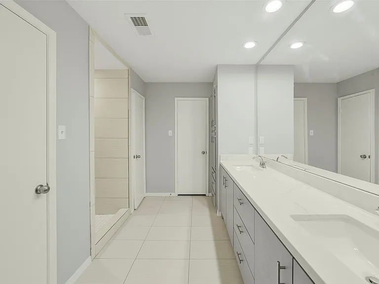 21323 Park Bluff Dr — Photo 36
