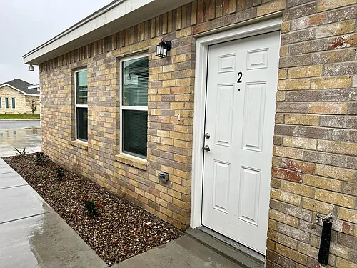 5202 N Hiawatha Dr Photo 1