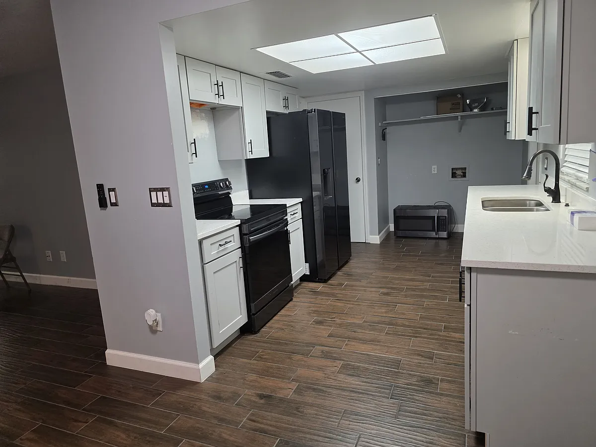 Building Photo - 62 W Magnolia St #62