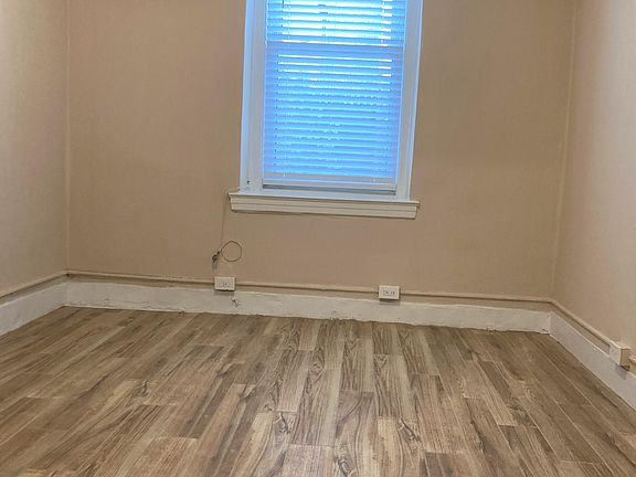3rd image of 259 E 235th St