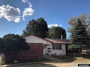 114 N 4th St, Saratoga, WY 82331
