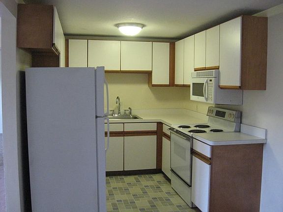 3rd image of 213 Rock St APT K6