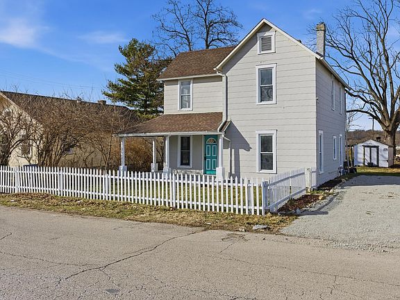 2nd image of 2210 Larch St