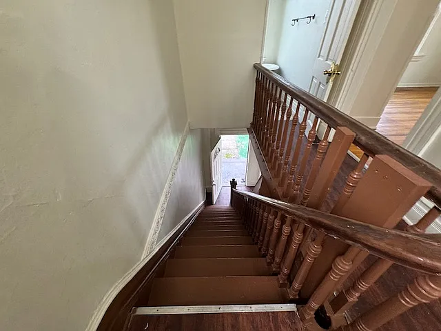 1044 Rosemont Ave — Photo 28