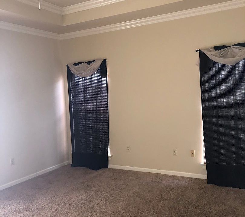 2nd image of 40433 Fox Run Dr
