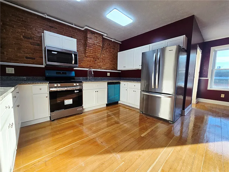 27 E Main St #204 — Photo 4