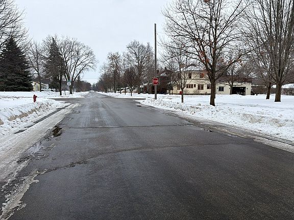 5th image of 1002 10th Ave N