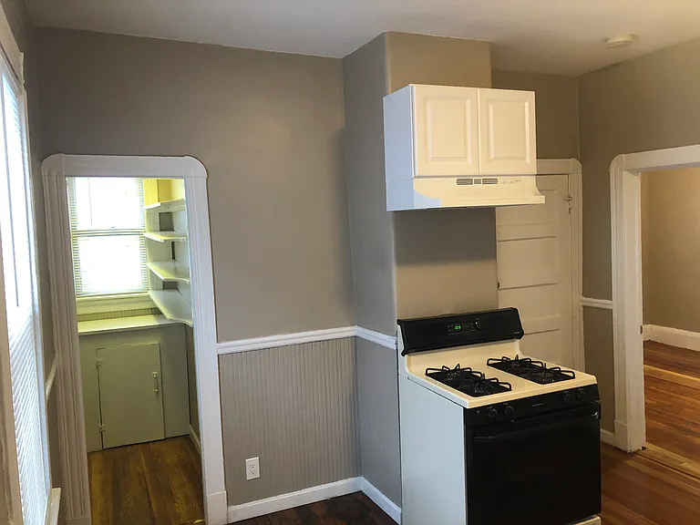 98 Irving St #2 — Photo 37