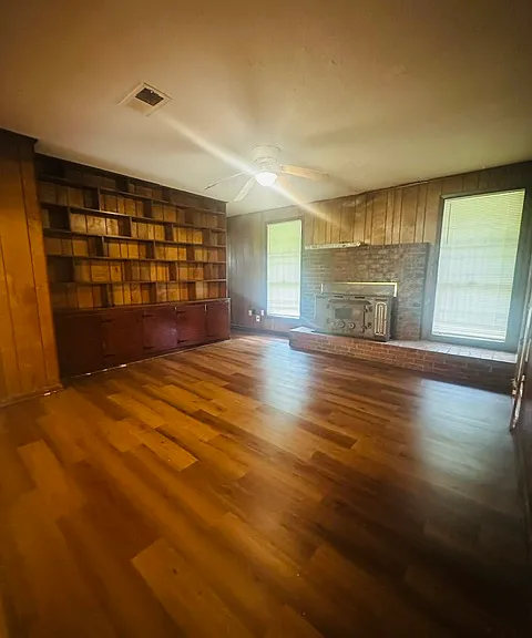 3717 Freemile Ave — Photo 3