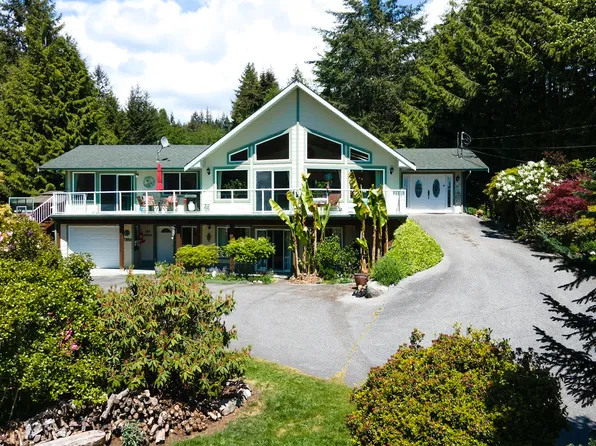 2556 Lower Rd, Sunshine Coast, BC V0N 2W4