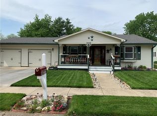 1008 Greenbrook Dr, Greenfield, IN 46140