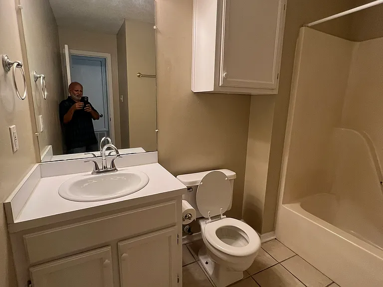 2366 Trafalgar Dr — Photo 20