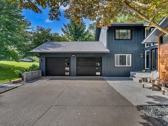 2nd image of 15 Valley View Dr
