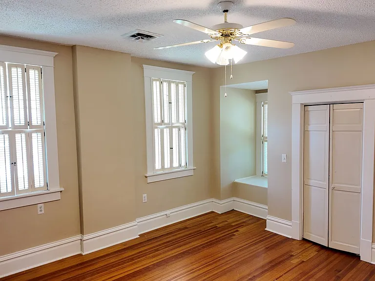 109 W High St — Photo 13